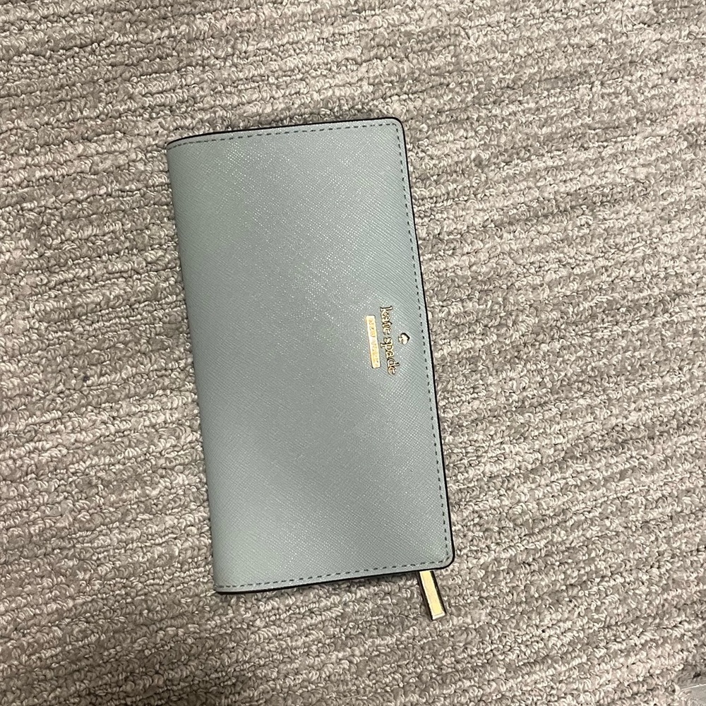 KATE SPADE slim bifold wallet